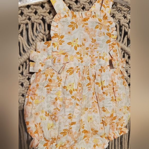Tommy Bahama baby girl bubble outfit with criss cross back Orange and yellow - Picture 2 of 6